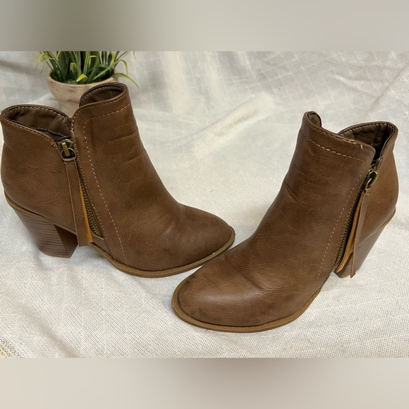 Womens booties - Picture 4 of 10